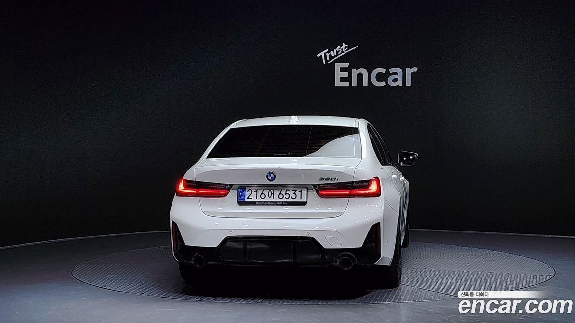 BMW 3-Series 320i M Sport, 2023