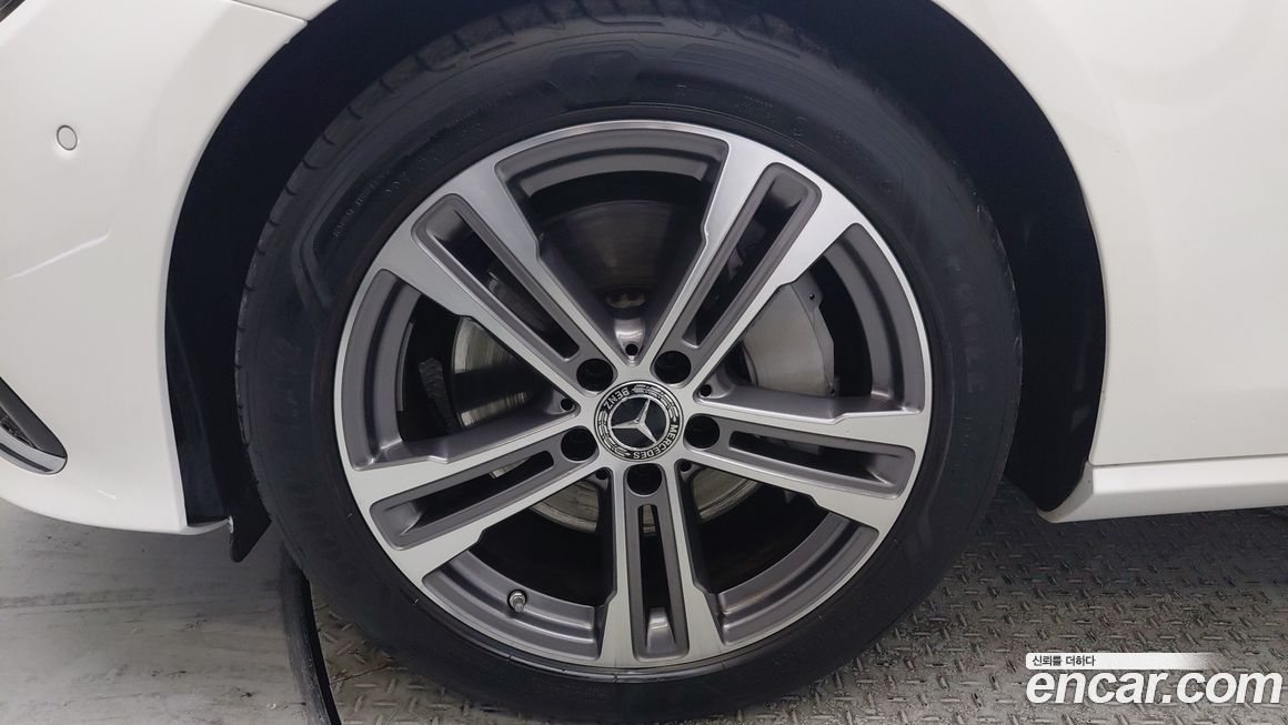 Mercedes-Benz E-Class E350 4MATIC Avantgarde, 2022