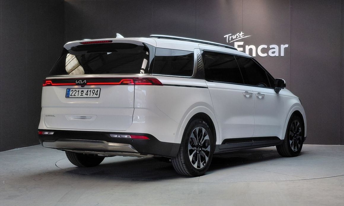Kia Carnival 7-Seater Signature, 2023