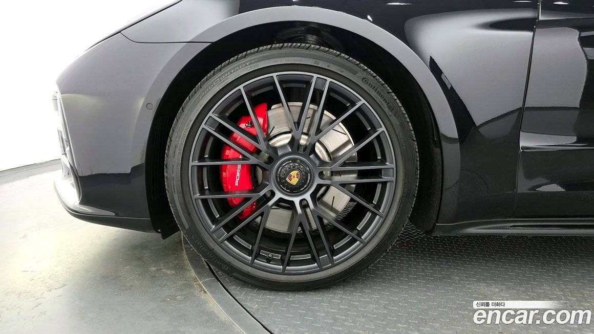 Porsche Panamera 4.0 GTS, 2025