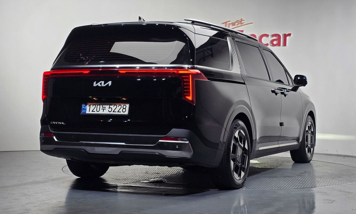 Kia Carnival 9-Seater Noblesse, 2024