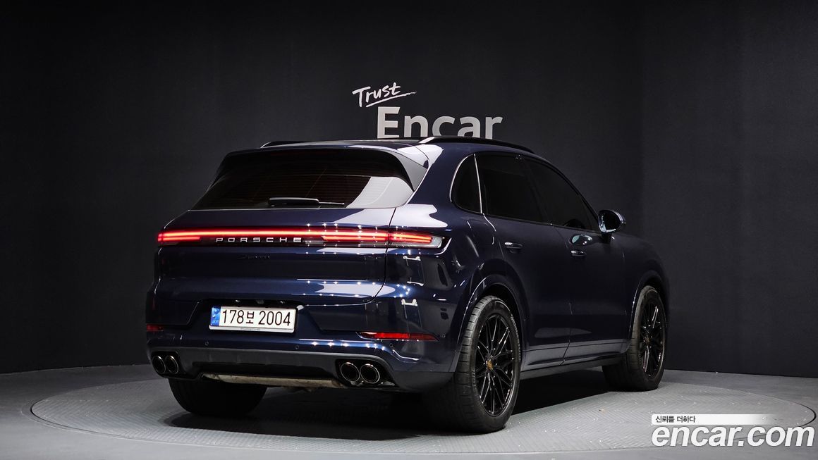 Porsche Cayenne 3.0, 2024