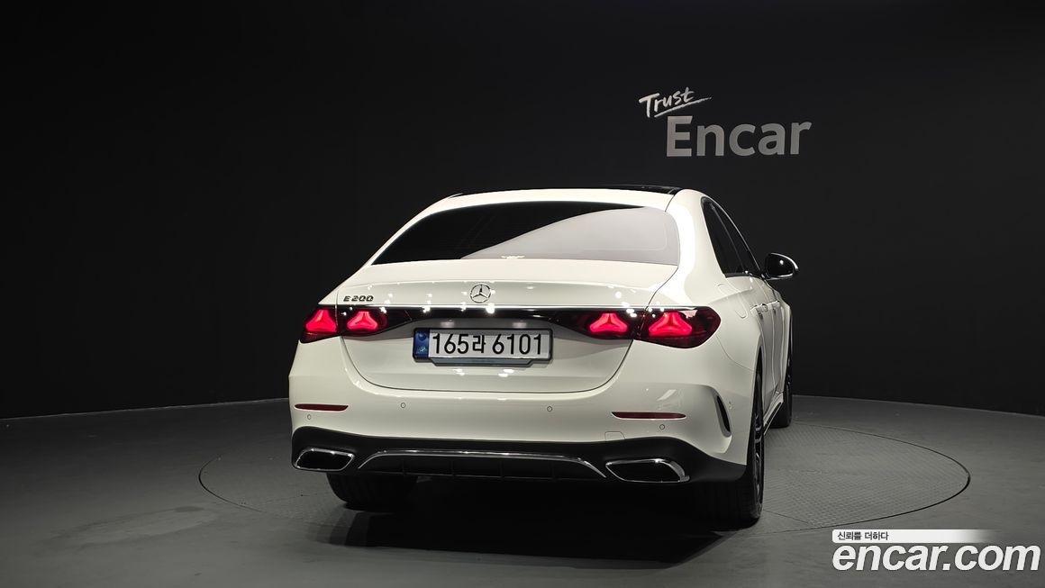Mercedes-Benz E-Class E200 AMG Line, 2026