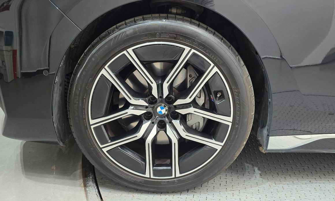 BMW 7-Series 740i xDrive M Sport, 2025