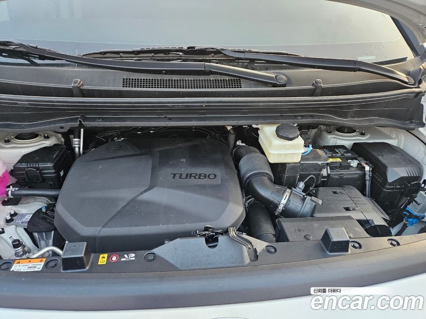 Hyundai Staria Tourer 11-Seater, 2025
