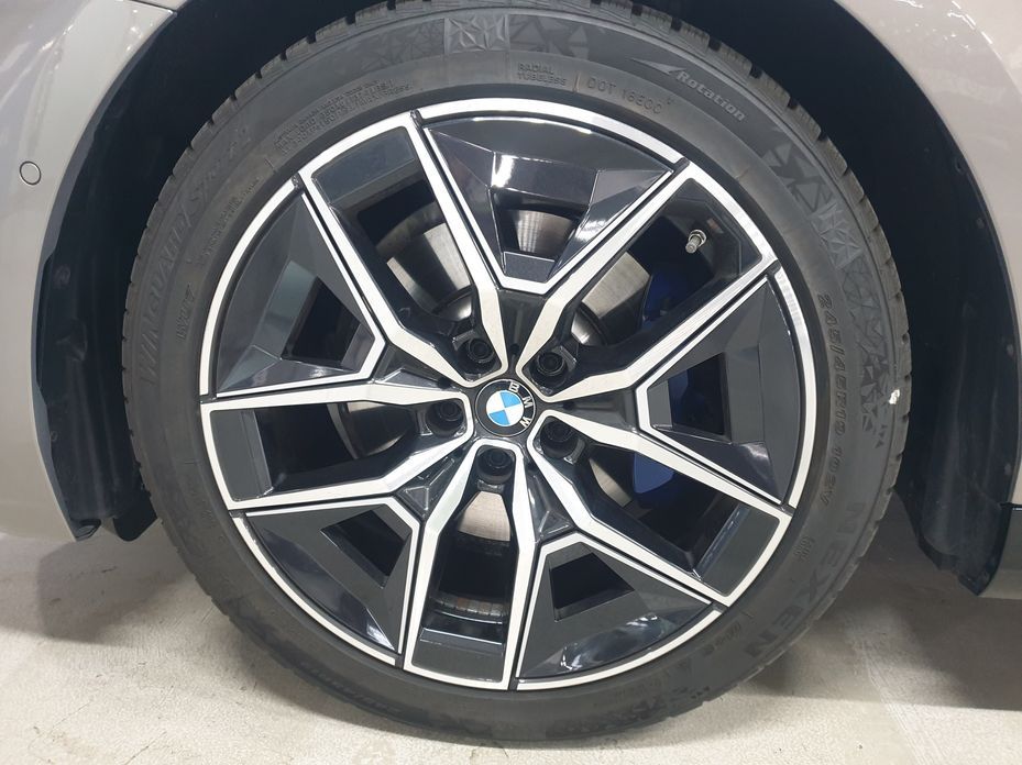 BMW 5-Series 520i M Sport, 2025