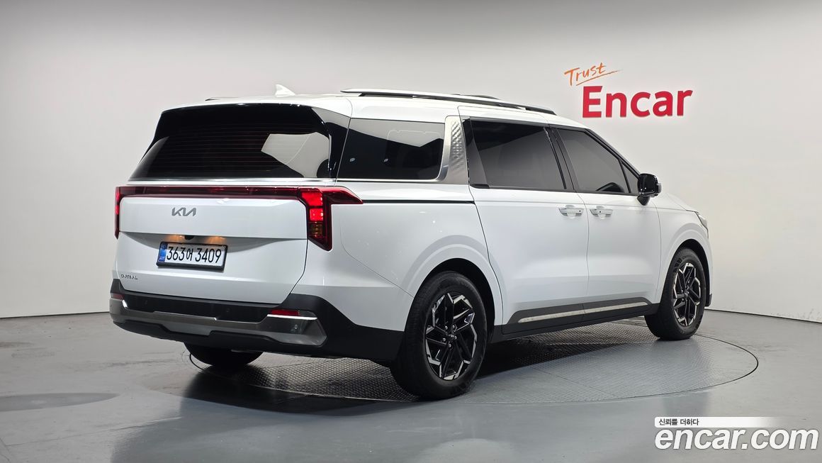 Kia Carnival 9-Seater Signature, 2025