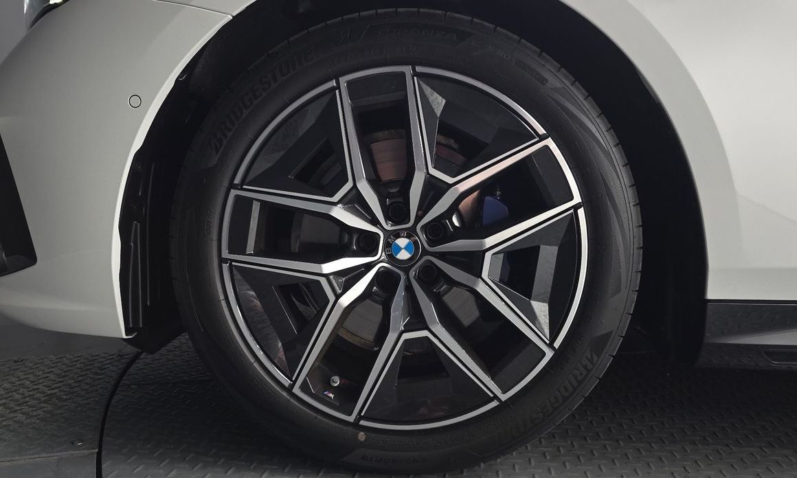 BMW 5-Series 523d M Sport, 2025