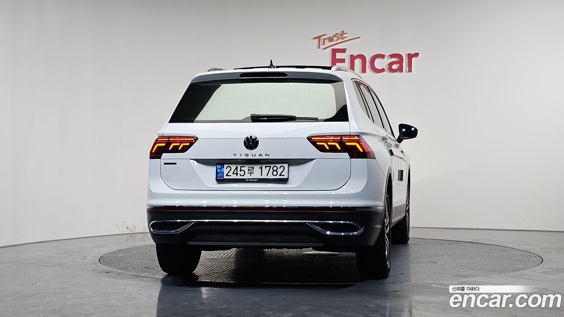 Volkswagen Tiguan 2.0 TSI Prestige, 2022