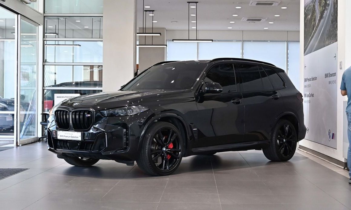 BMW X5 M60i, 2024