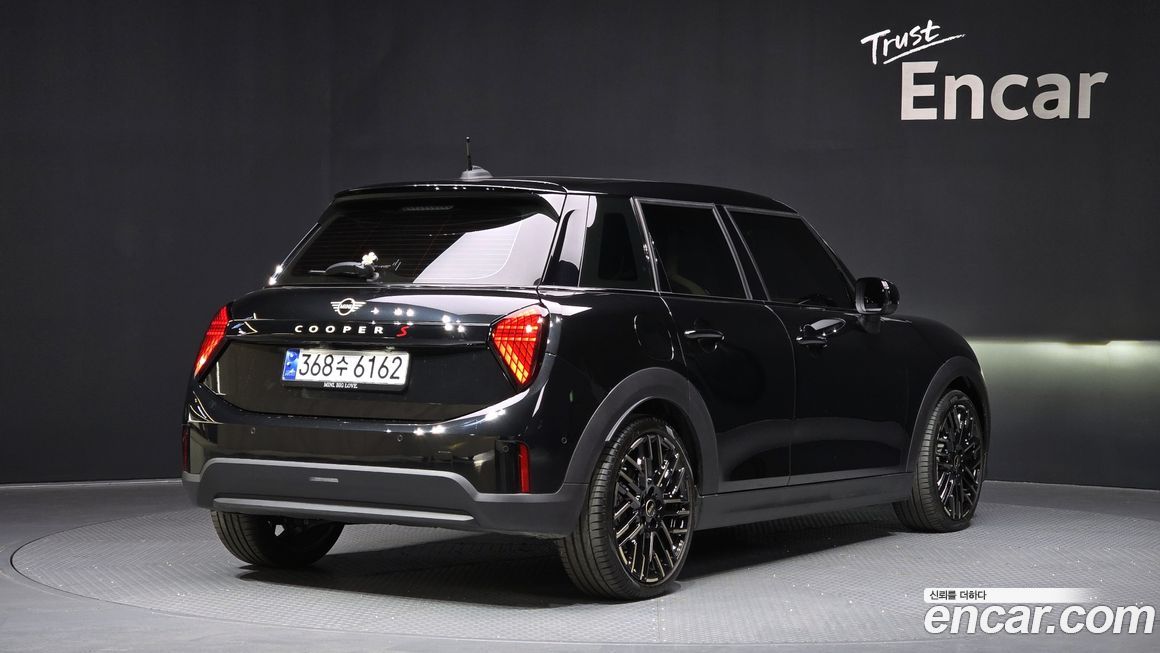 Mini Cooper 5 Door Favoured, 2025