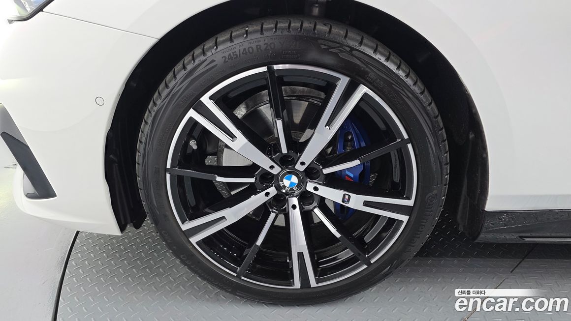 BMW 5-Series 530i xDrive M Sport, 2025