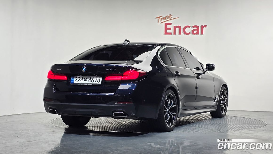 BMW 5-Series 530i xDrive M Sport Package, 2022