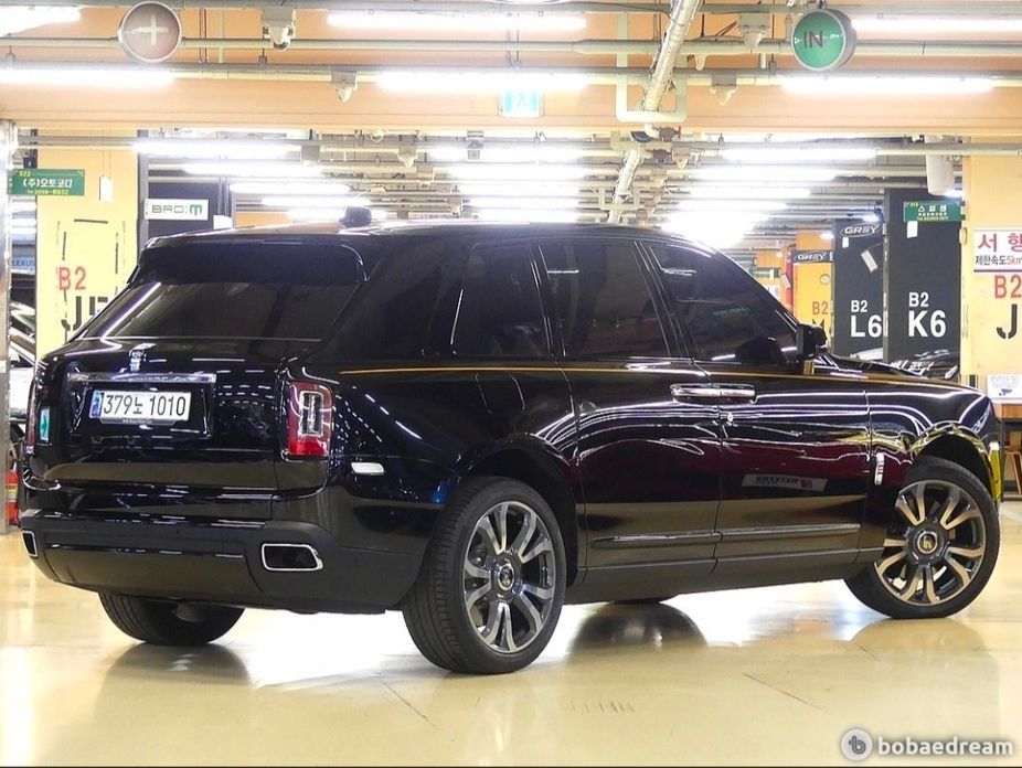 Rolls-Royce Cullinan 6.7 V12, 2024