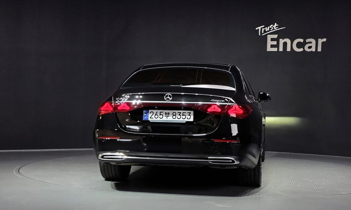 Mercedes-Benz E-Class E300 4MATIC Exclusive, 2024