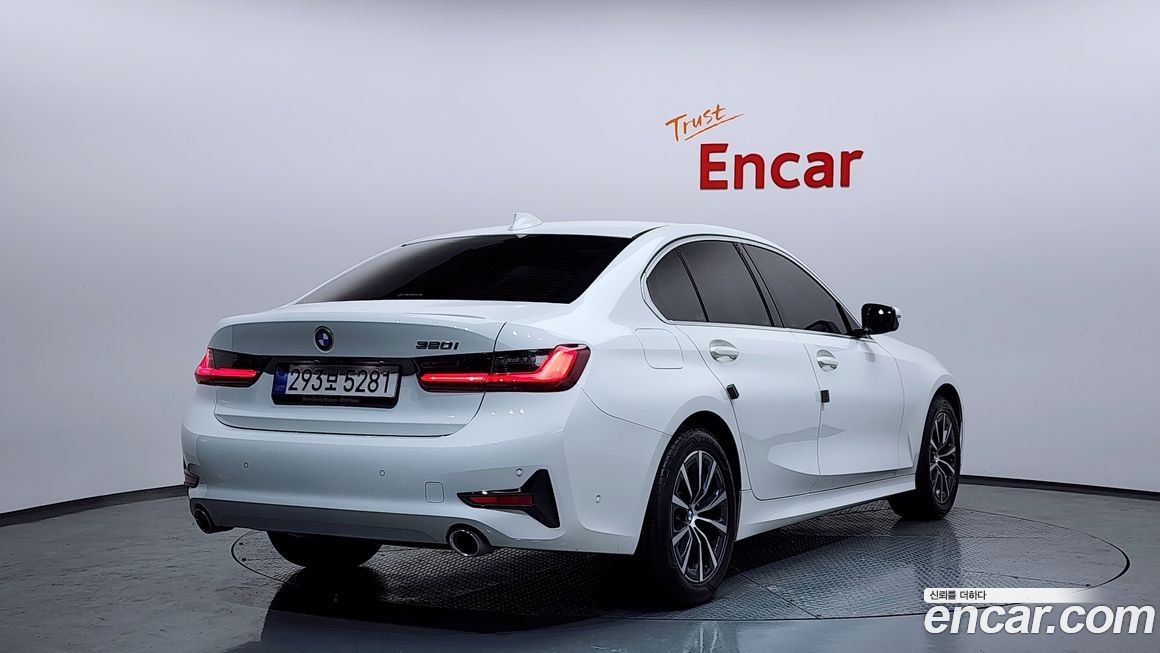 BMW 3-Series 320i, 2022