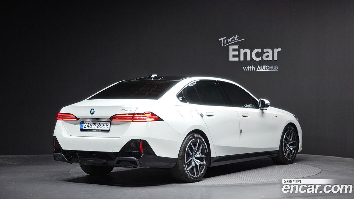 BMW 5-Series 520i M Sport, 2025