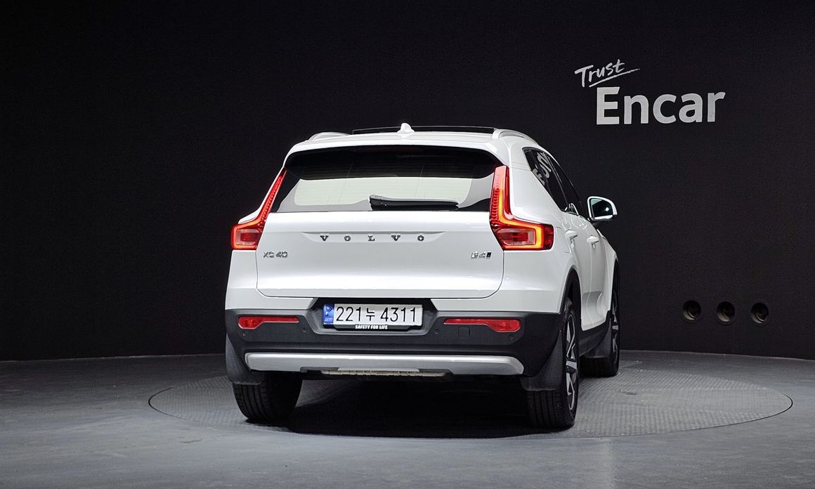 Volvo XC40 B4 Ultra Bright, 2025