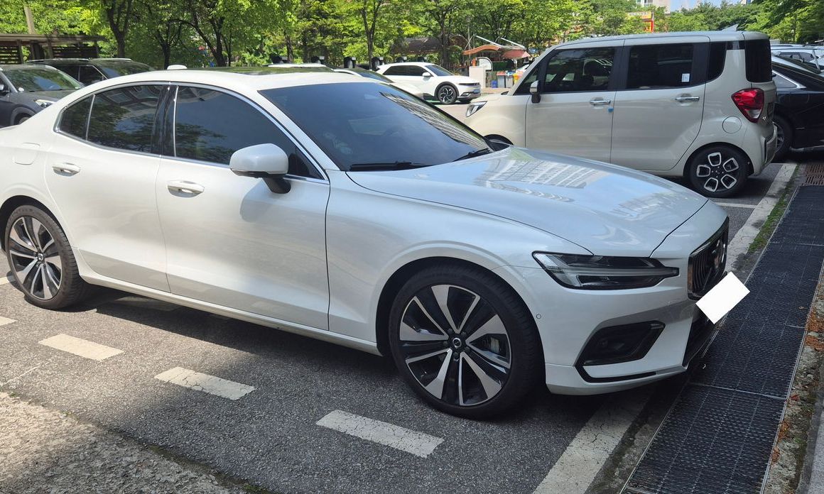 Volvo S60 B5 Ultimate Bright, 2024