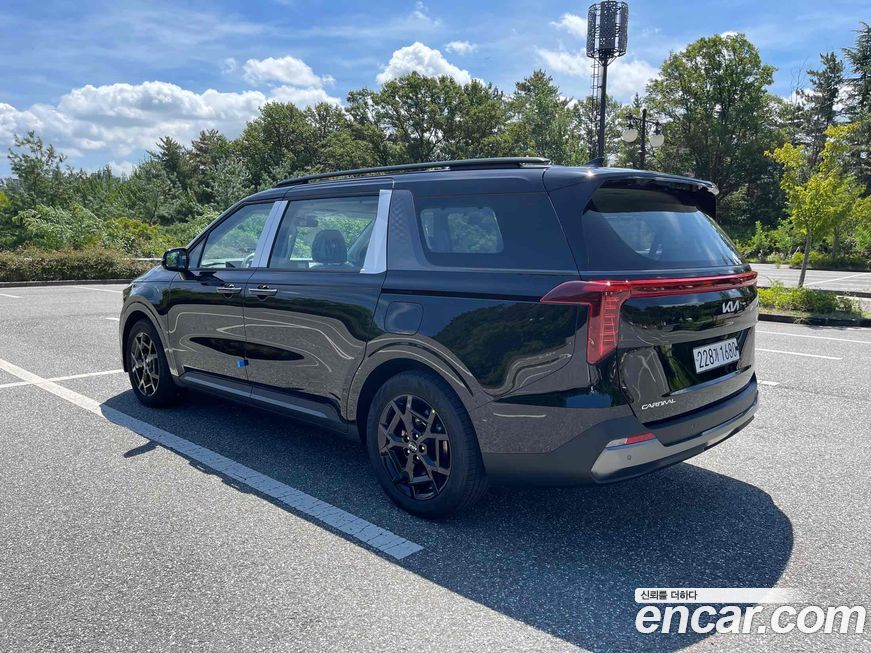 Kia Carnival 9-Seater Gravity, 2025