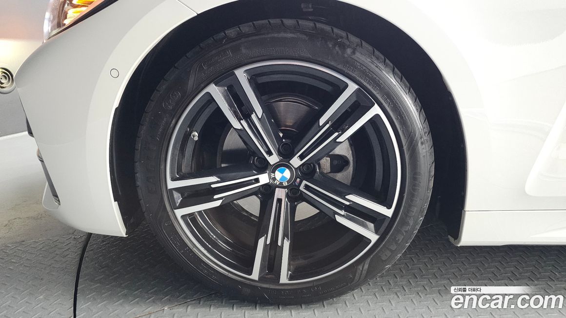 BMW 4-Series 420i M Sport Convertible, 2023