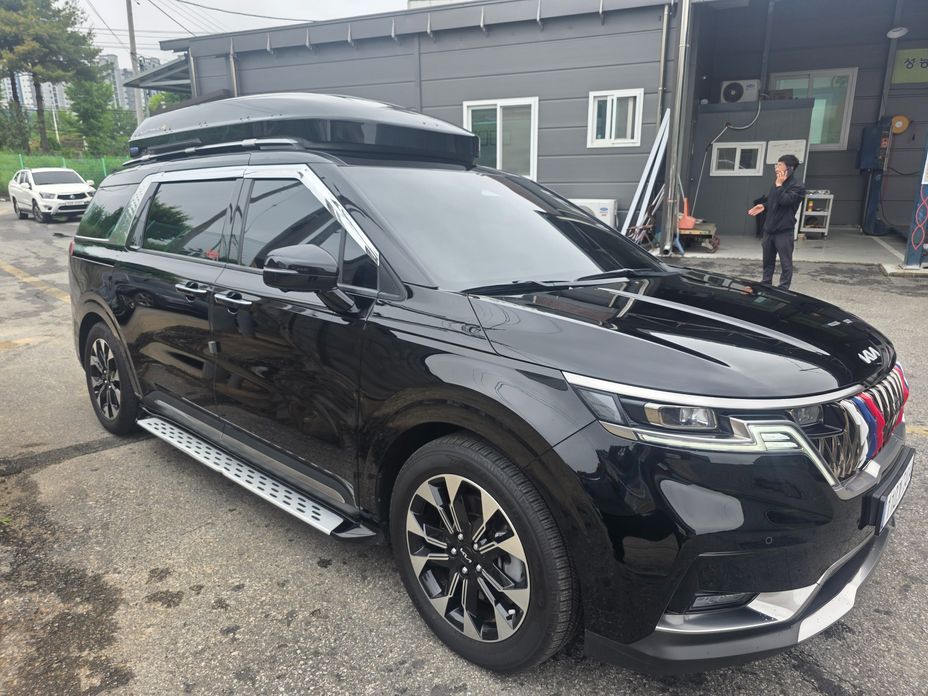 Kia Carnival 7-Seater Signature, 2023