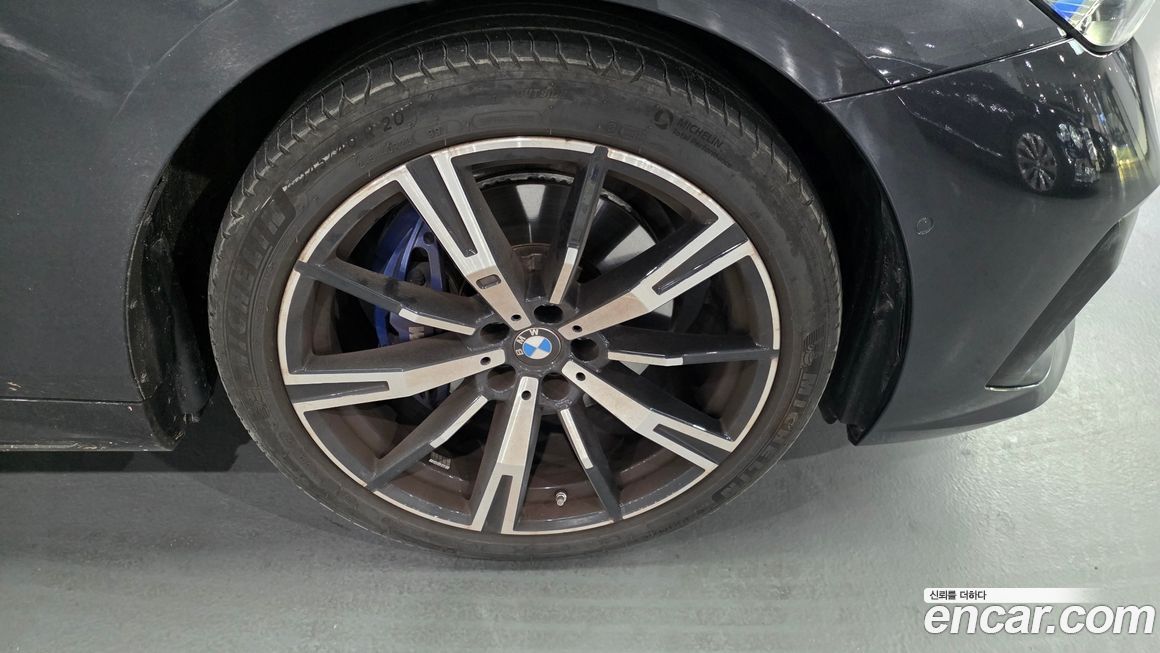 BMW 5-Series 530i xDrive M Sport, 2025