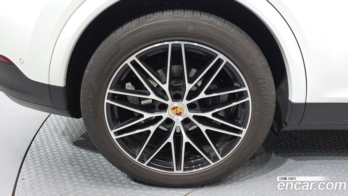 Porsche Cayenne 3.0, 2024