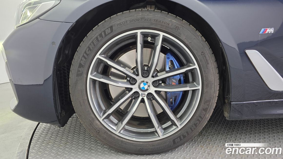 BMW 5-Series 520i M Sport, 2023