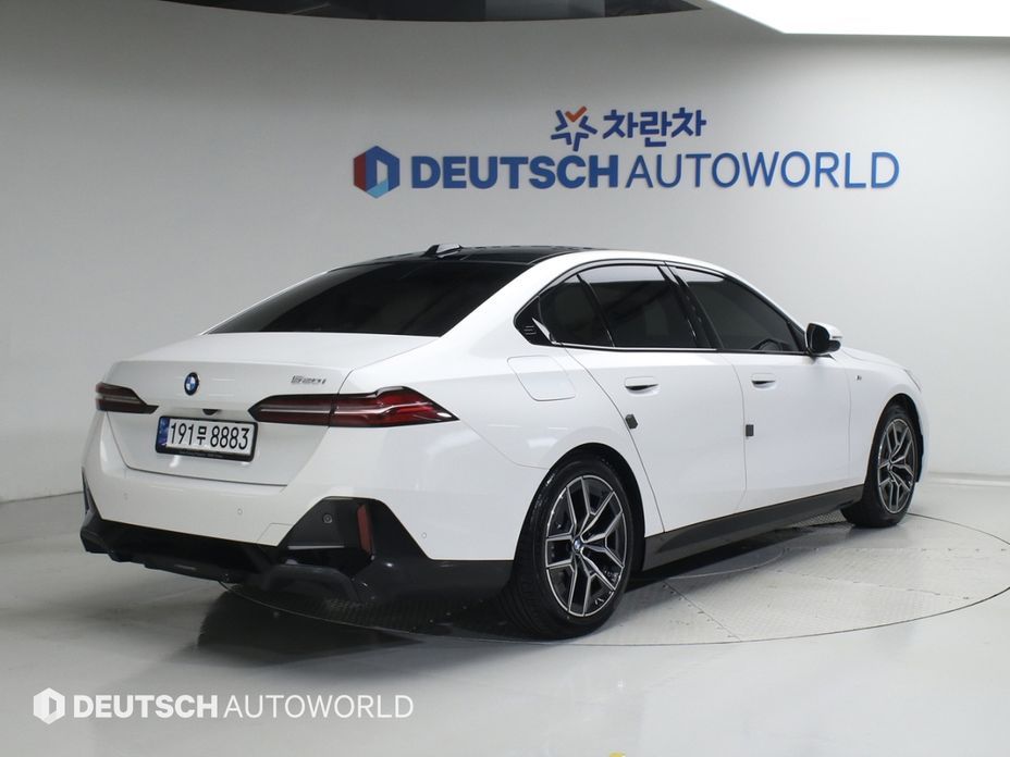 BMW 5-Series 520i M Sport, 2024