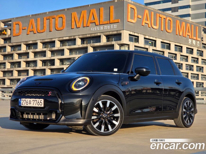 Mini Cooper 5Door Classic Launch Pack, 2023