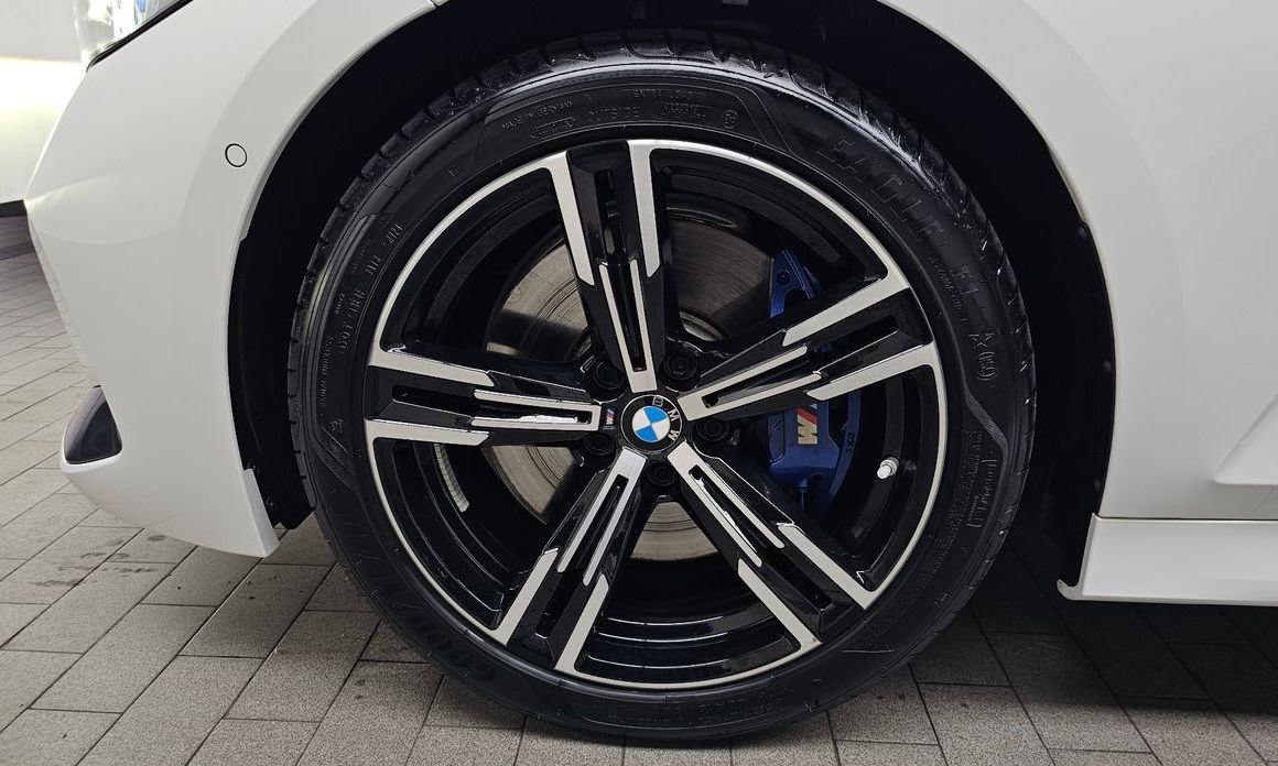 BMW 3-Series 320i M Sport, 2024