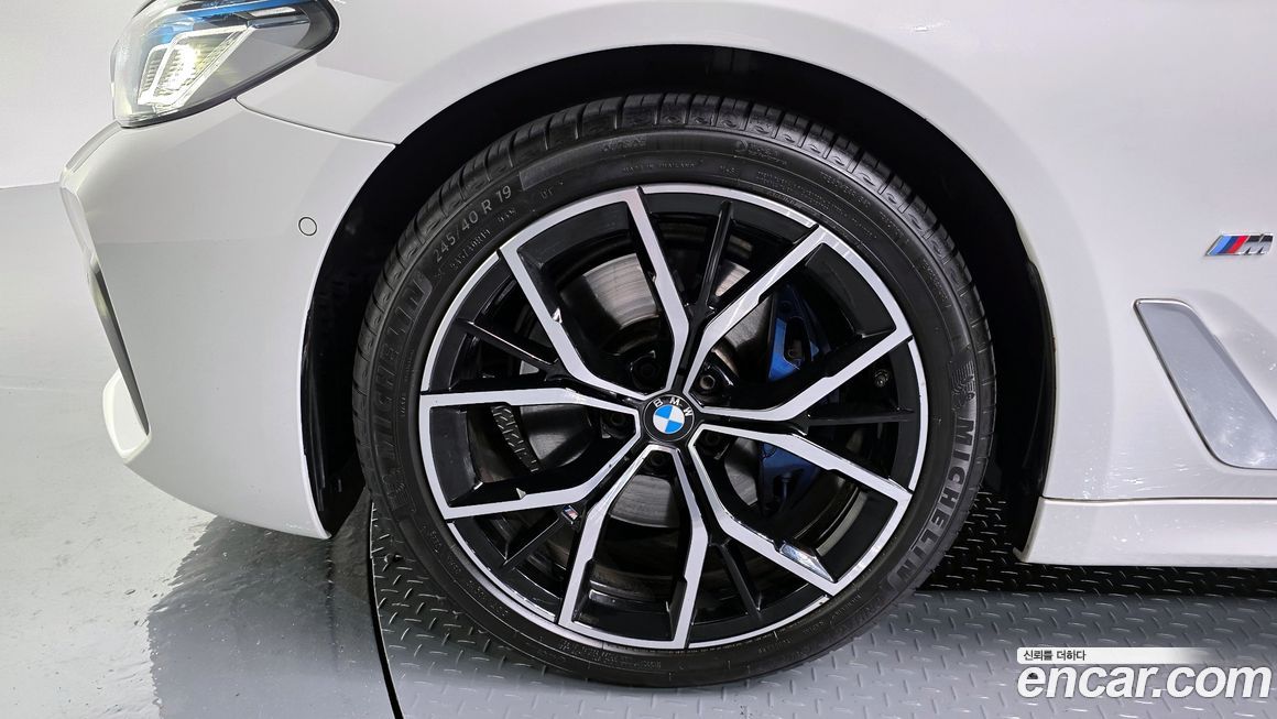 BMW 5-Series 530i M Sport Package, 2023