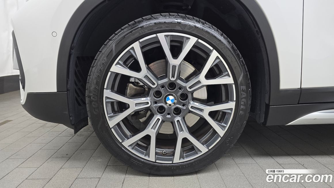 BMW X1 xDrive 20i xLine, 2022