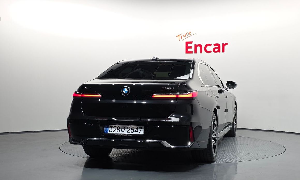 BMW 7-Series 740d xDrive M Sport, 2025
