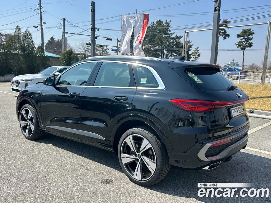 Audi Q5 40 TFSI Quattro S Line, 2025