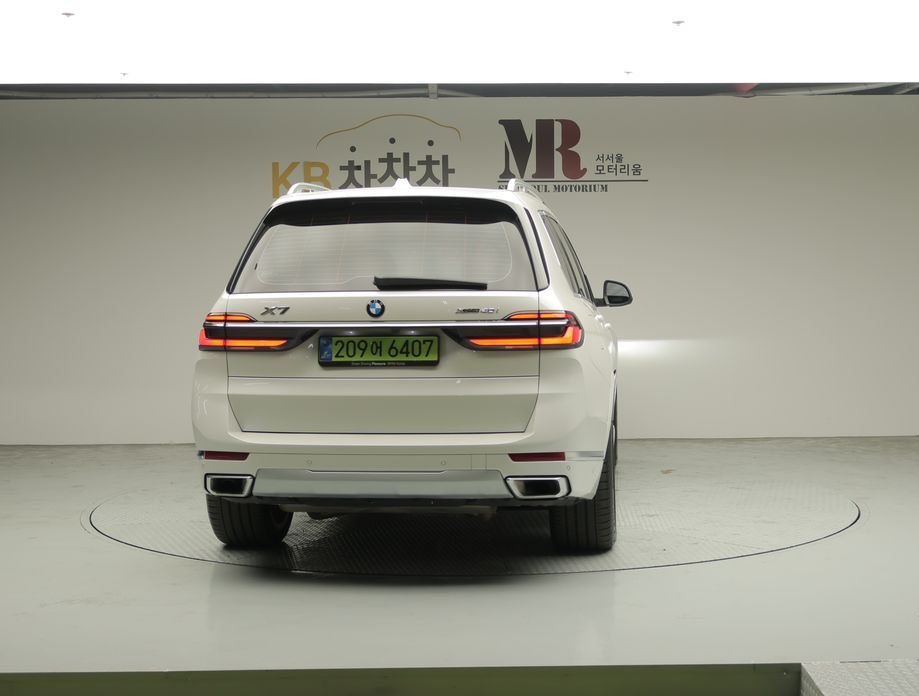 BMW X7 xDrive 40i Design Pure Excellence 6-Seater, 2025