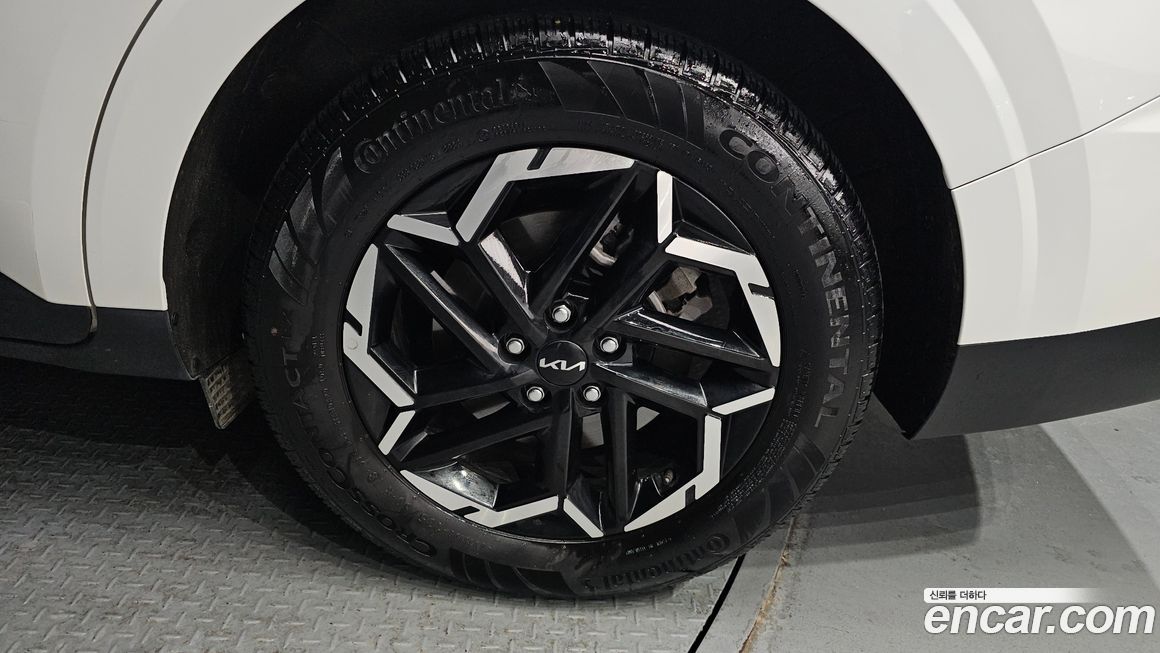 Kia Carnival 9-Seater Prestige, 2024