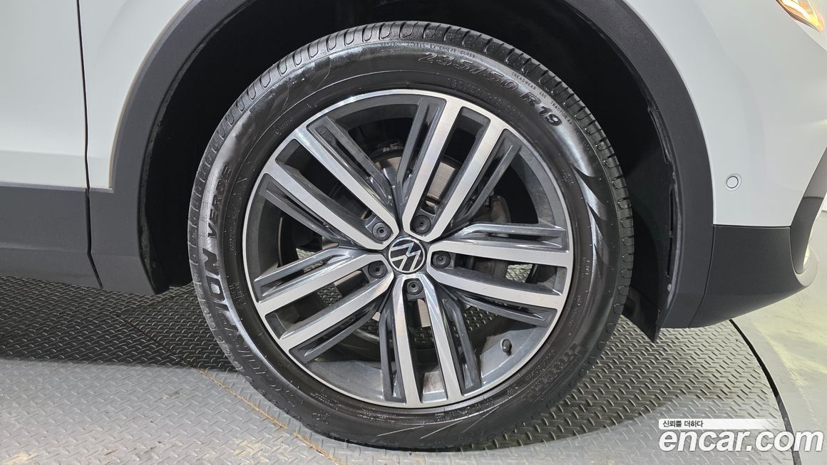 Volkswagen Tiguan 2.0 TDI 4Motion Prestige, 2023