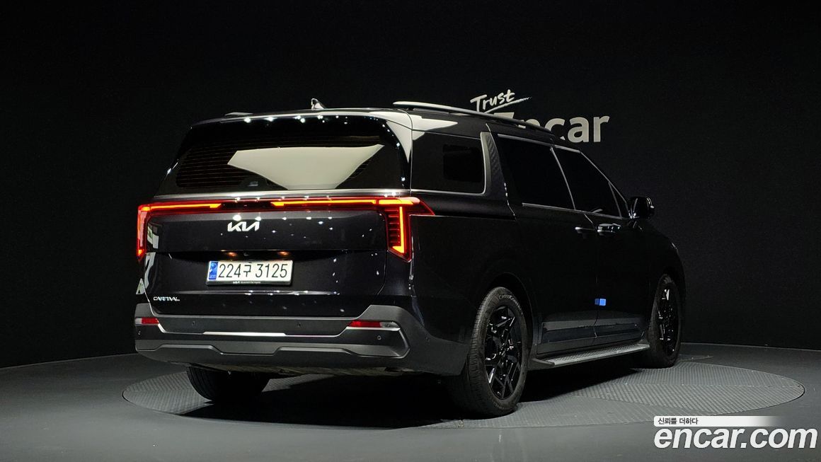 Kia Carnival 7-Seater Gravity, 2024