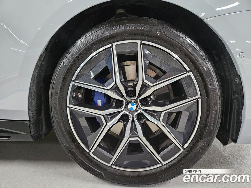 BMW 5-Series 520i M Sport, 2025