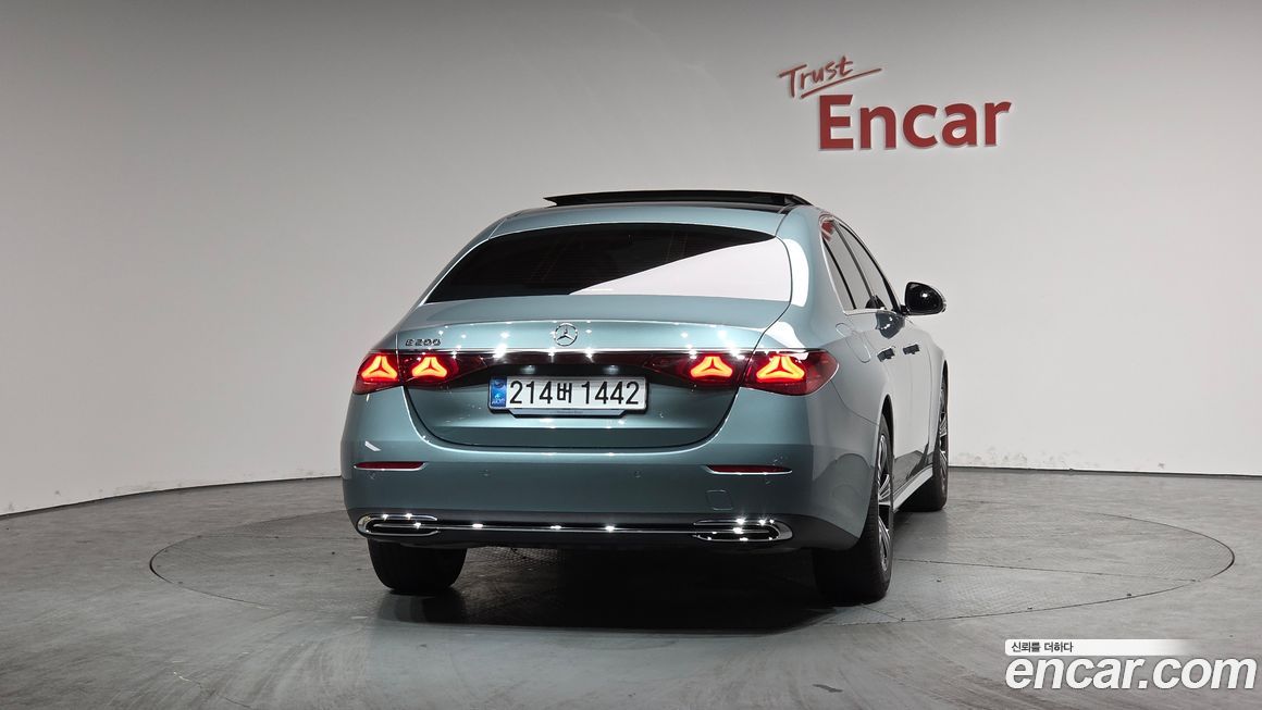 Mercedes-Benz E-Class E200 Avantgarde, 2025