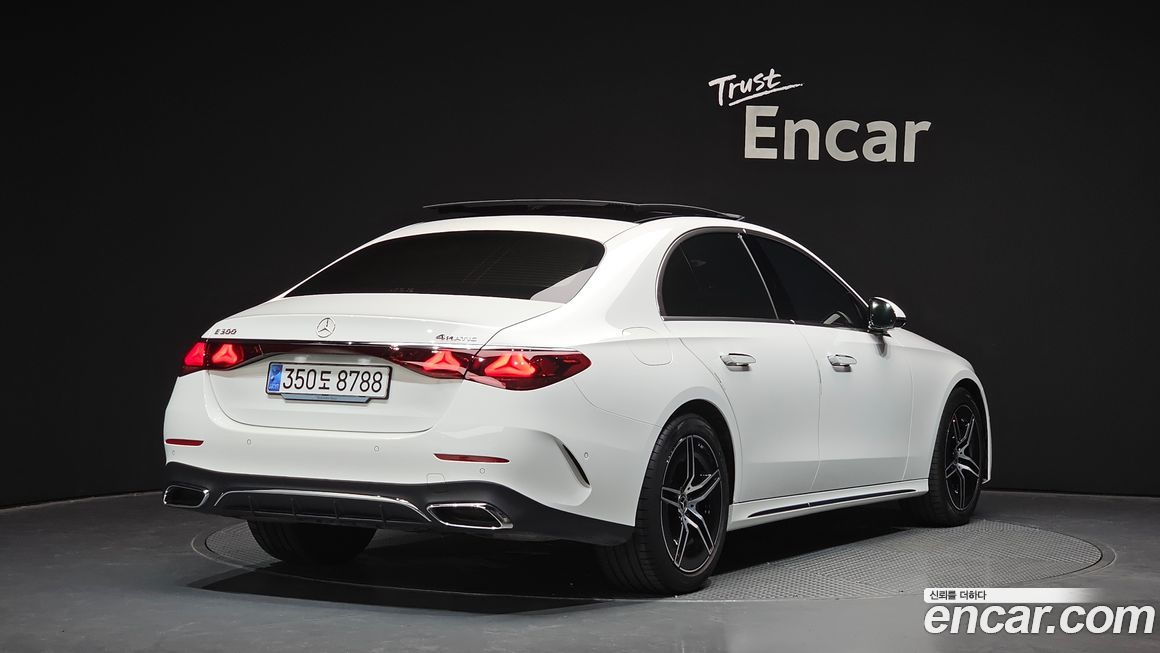 Mercedes-Benz E-Class E300 4MATIC AMG Line, 2025