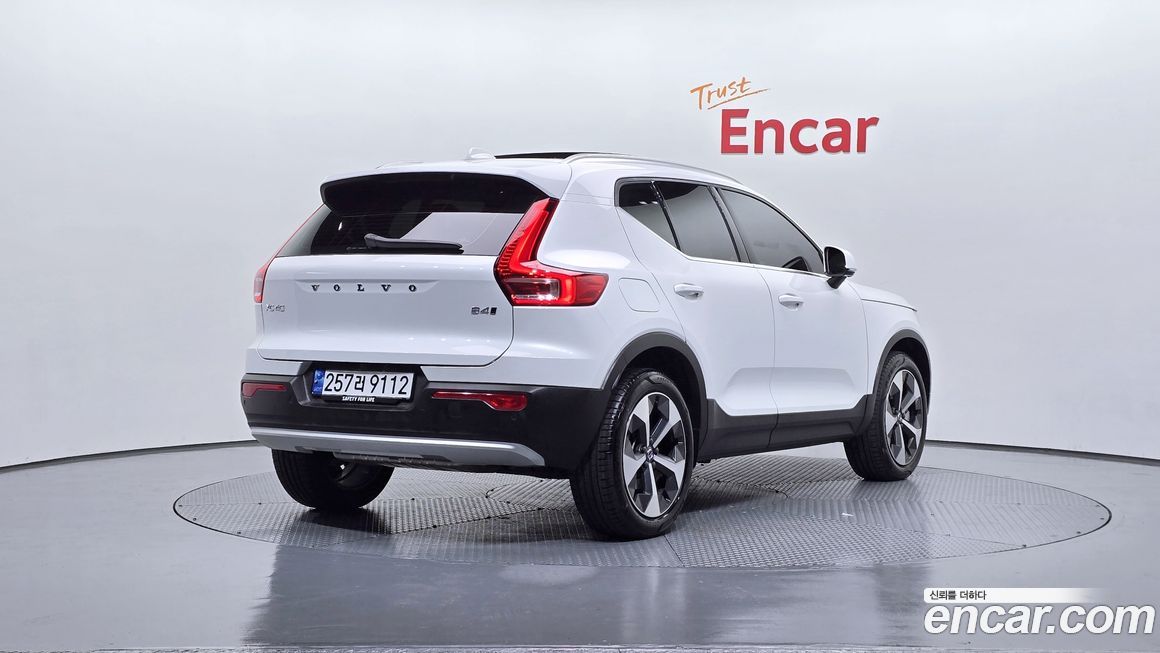 Volvo XC40 B4 Ultra Bright, 2024
