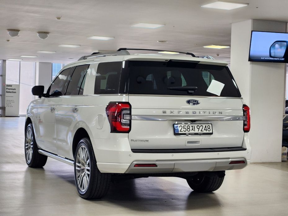 Ford Expedition Platinum 4WD, 2023