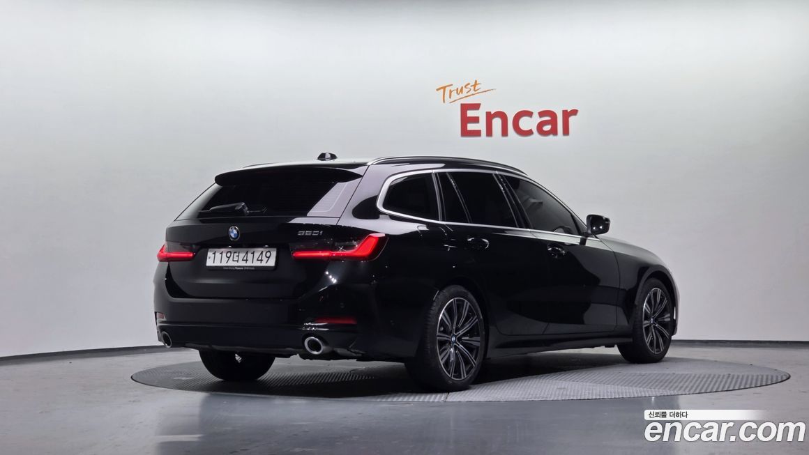 BMW 3-Series 320i Touring, 2025