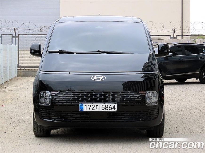 Hyundai Staria Tourer 9-Seater, 2025