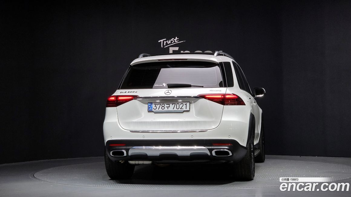 Mercedes-Benz GLE-Class GLE300d 4MATIC, 2024