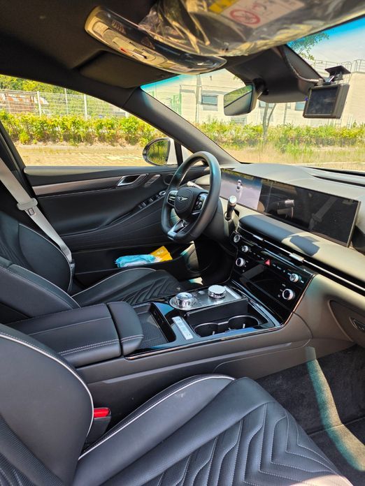 Genesis G80 Gasoline 2.5 Turbo 2WD, 2025