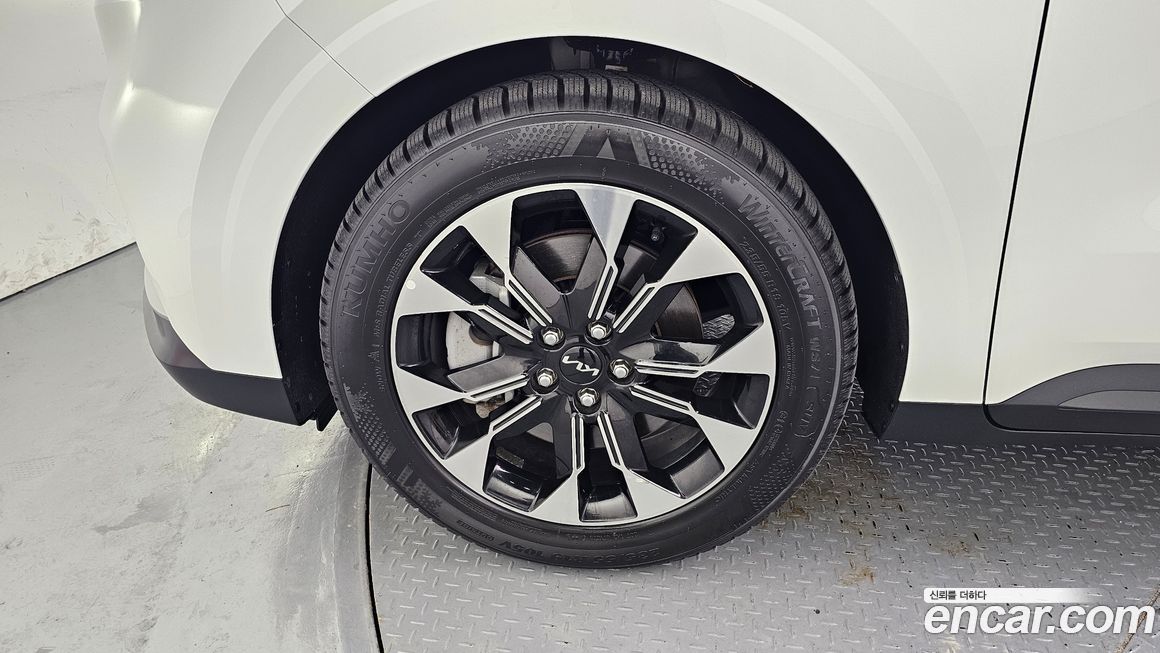 Kia Carnival 9-Seater Prestige, 2023